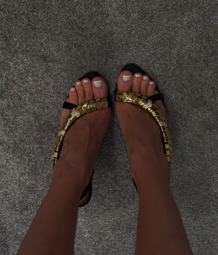Gold Chain Sandal - ゴールドメタルチェーンセクシーなレザーサンダル女性用シャンパン/ブラックハイヒール高級デザイナーパーティーギフトシューズ2026夏新作
