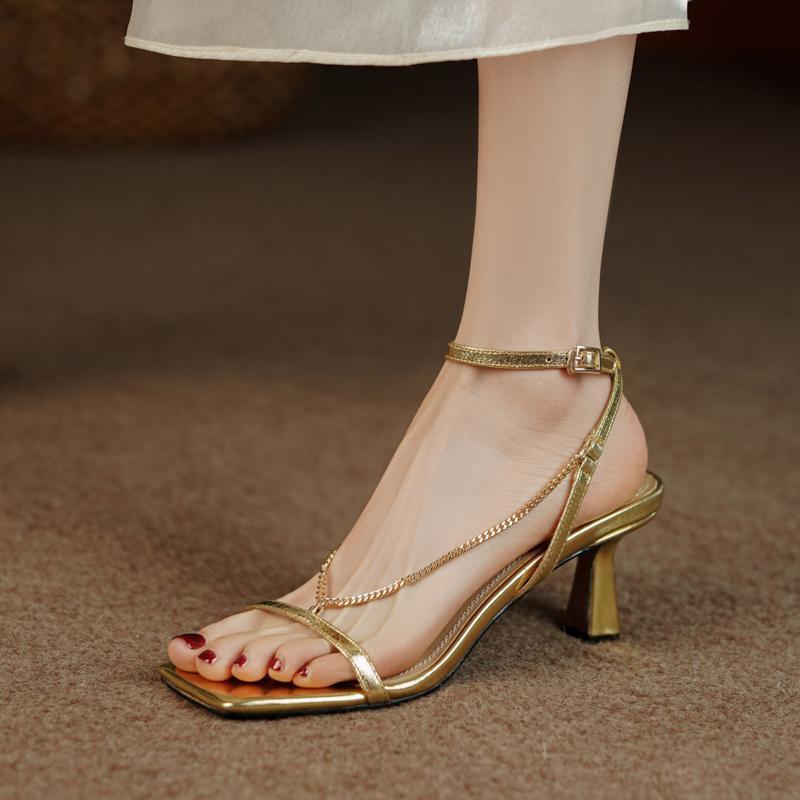 女性用ゴールドチェーンサンダル,オープントゥシューズ - Gold Chain Sandal のレビューと価格