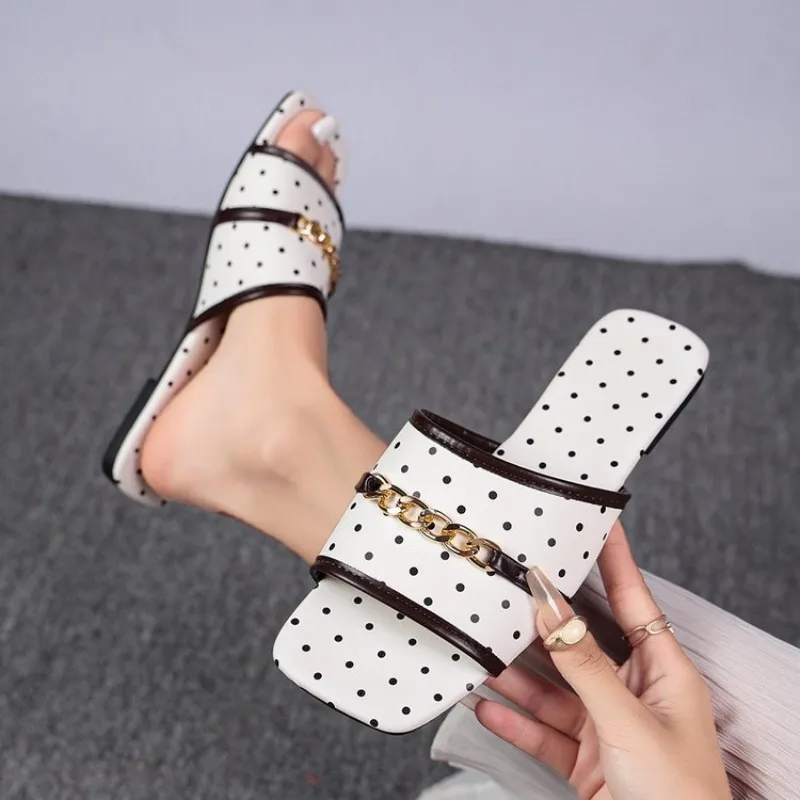 女性用スクエアオープントゥポルカドットスライドサンダル、ゴー - Gold Chain Sandal のレビューと価格