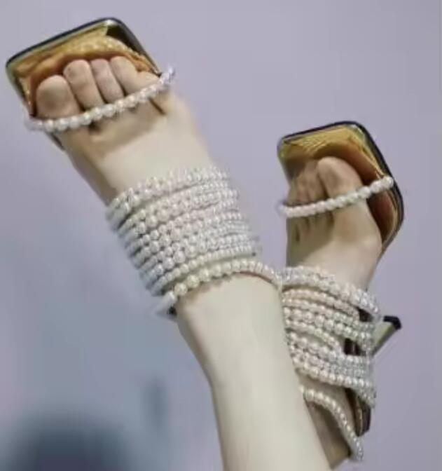 光沢のあるパールチェーンストラップスリングバックスクエアオー - Gold Chain Sandal のレビューと価格
